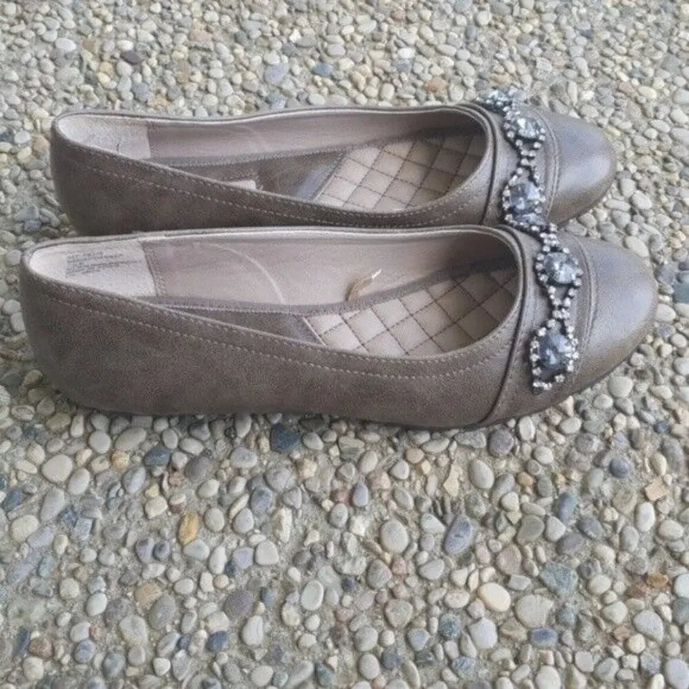 Rialto Comfort Brown Jeweled Flats Size 7.5